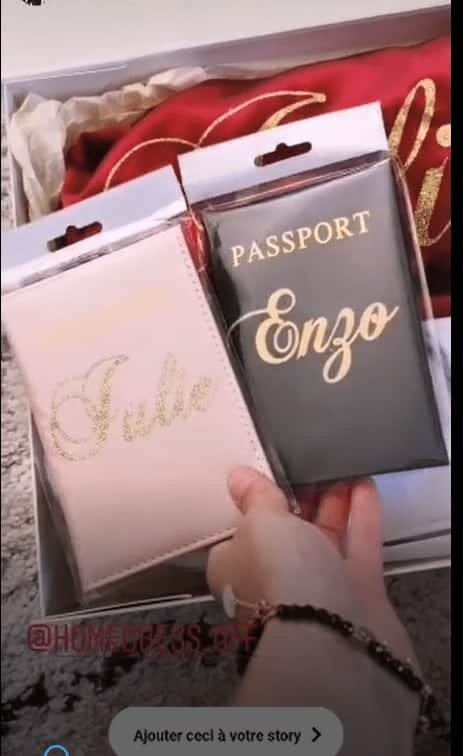 avis clients pour etui passeport personnalisé rose et noir|note 5 étoiles